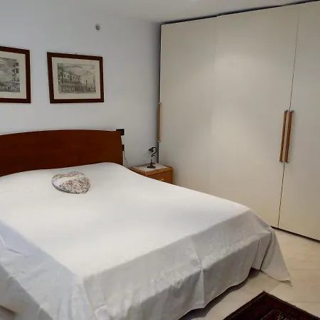 With A Secret And Romantic Park Homestay Venice