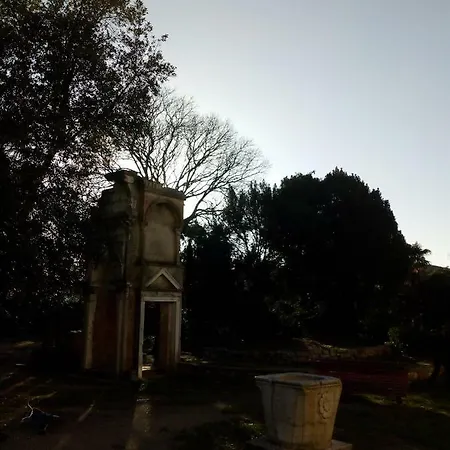 With A Secret And Romantic Park Homestay