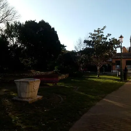 Homestay With A Secret And Romantic Park Venice